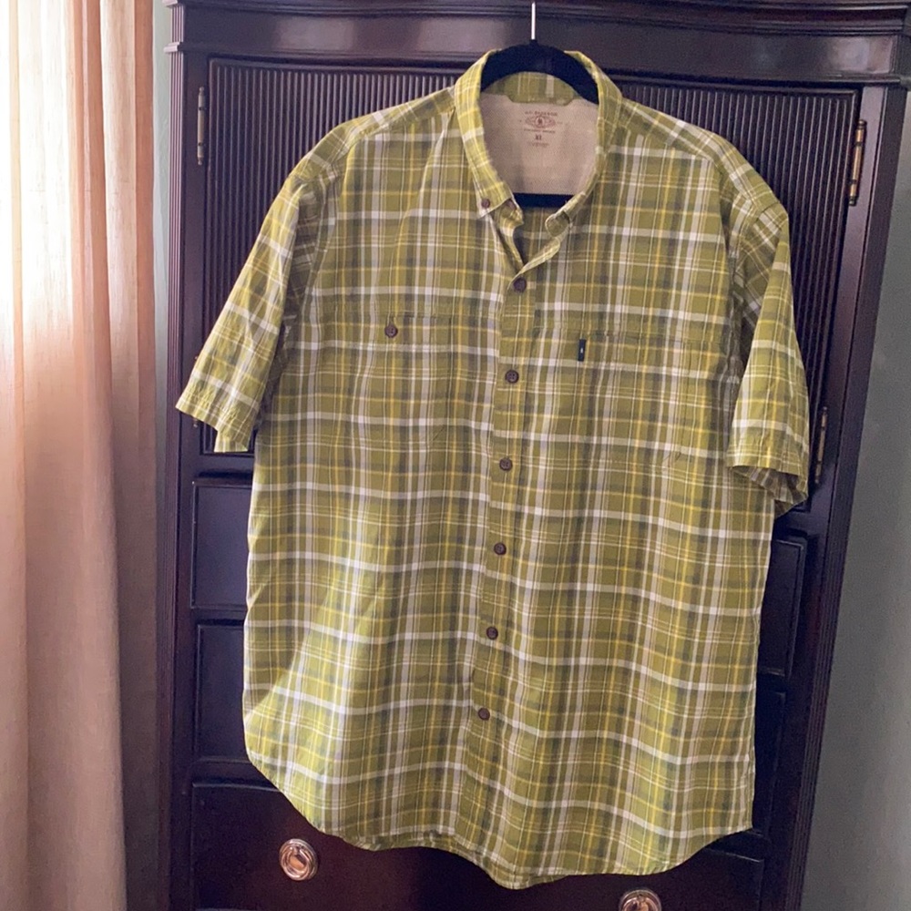 G H Bass & Co. short sleeve